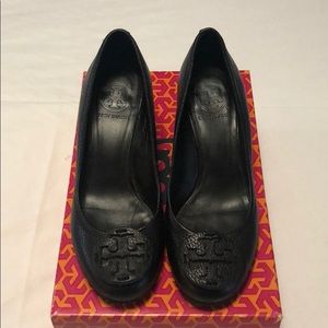 Tory Burch Sally Tumbled Leather Wedge Heel Sz 7